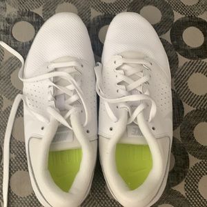 Women’s white Nike Cheer Shoes Size 6.5 like new